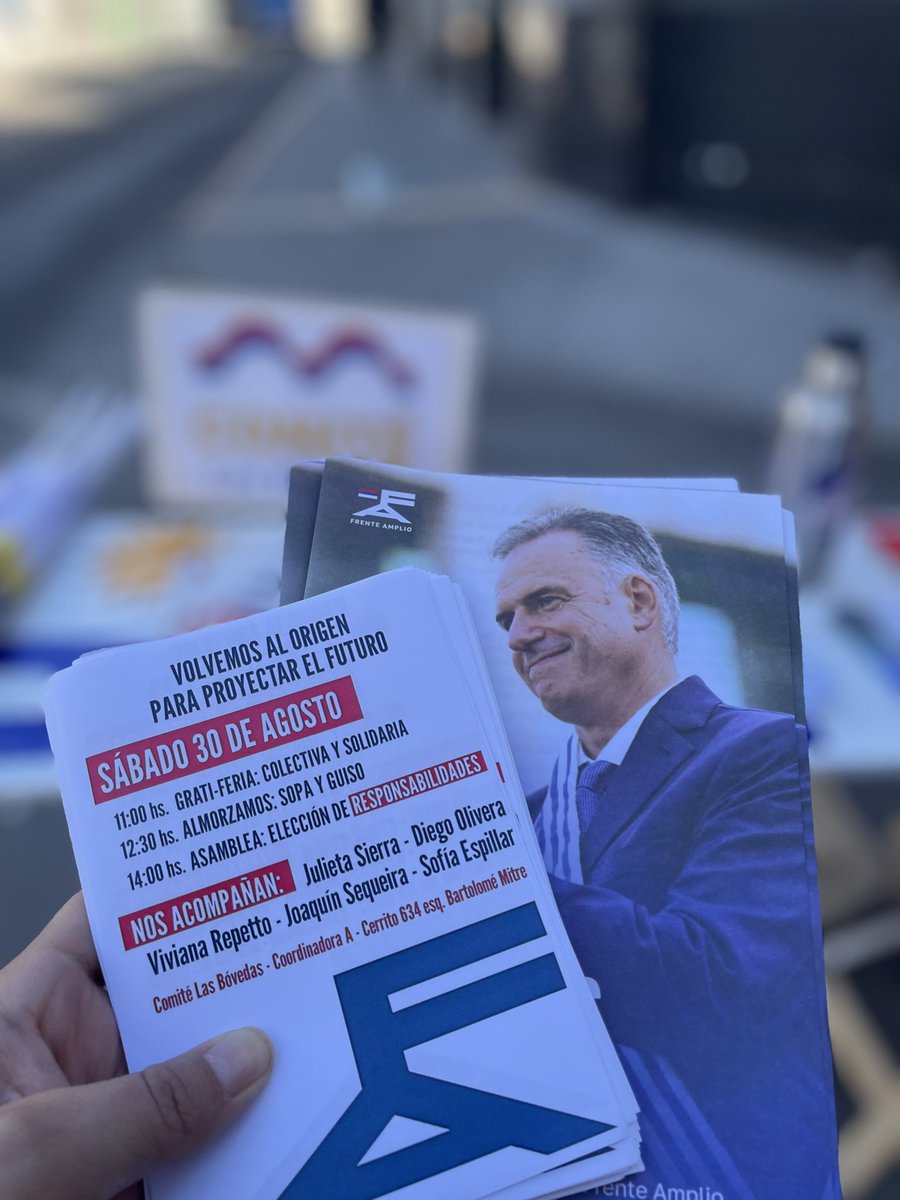 Hoy estuvimos en la feria de Bartolomé Mitre y Cerrito invitando para el encuentro del 30 de agosto 🔴🔵⚪️

Volvemos al origen para proyectar el futuro ✌🏻

¡Súmate!