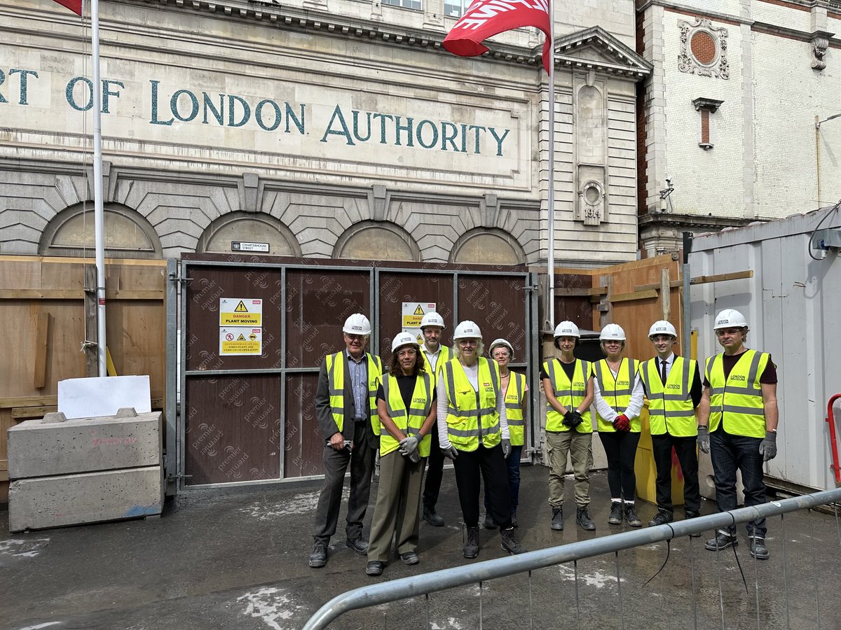HE_ChiefExec's tweet image. With Sharon Ament, London Museum team, ⁦@HistoricEngland⁩ colleagues and other guests to see progress on amazing conversion of Smithfield General Market and Poultry Market sites. Will be extraordinary when it opens - and a great testament to reuse and retrofit.