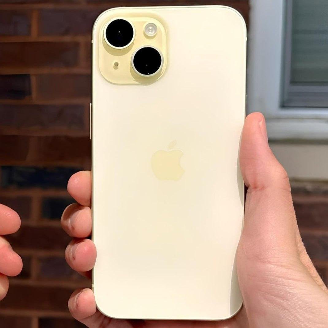 🥈 IPHONE 15 ABAIXO DOS 4K
só colocar uma capinha nessa cor feia 

Apple iPhone 15 (128 GB) 

🎟 Cupom: OFERTA400
por 3.937 no pix 
mercadolivre.com/sec/1waQk7e