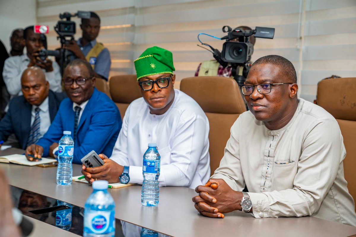Yesterday, the Deputy Governor, His Excellency Barr. Abdulraheem Adebayo received a delegation of Chinese investors led by Xin Xianjun, Chairman of Anhui Guchao Commercial Concrete Co., Ltd, who are visiting Oyo State to explore agribusiness and infrastructure partnerships.