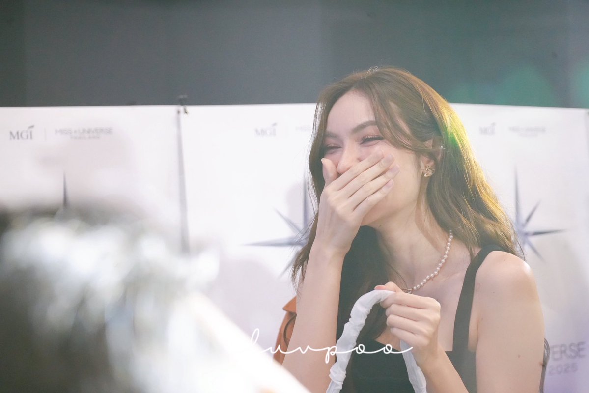 -ˏˋ⋆ ᴾᵒᵒ⋆ˊˎ- 🪐 ʕ·ᴥ·ʔ (@iluvpooo) on Twitter photo เมื่อก่อนเราชอบถ่ายวีดีโอ แต่พักหลังมานี้เรากลับมาชอบรูปถ่าย เพราะมันจะคอยย้ำเตือนว่า ตอนที่ได้เจอกัน มันมีความสุขแค่ไหน....แล้วเราก็มีความสุข ทุกครั้งที่เราหยิบขึ้นมาถ่ายเค้าเลยนะ...รักชาล็อต
FAITH IN CHARLOTTE26
#ชาล็อตออสติน #CharlotteAustin
<a href="/itscharlotty/">Charlotte Austin</a> เมื่อก่อนเราชอบถ่ายวีดีโอ แต่พักหลังมานี้เรากลับมาชอบรูปถ่าย เพราะมันจะคอยย้ำเตือนว่า ตอนที่ได้เจอกัน มันมีความสุขแค่ไหน....แล้วเราก็มีความสุข ทุกครั้งที่เราหยิบขึ้นมาถ่ายเค้าเลยนะ...รักชาล็อต
FAITH IN CHARLOTTE26
#ชาล็อตออสติน #CharlotteAustin
<a href="/itscharlotty/">Charlotte Austin</a>