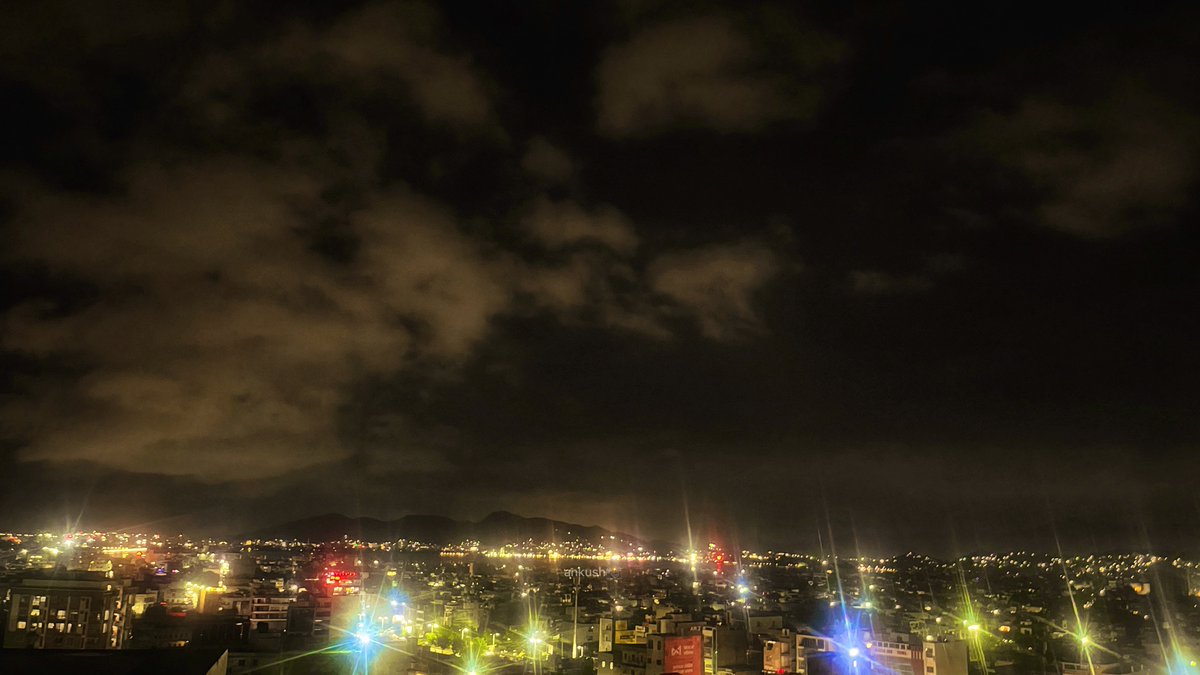 ankushtweets's tweet image. You, Me, and the City Lights..

#ankush_clicks 
#ThePhotoHour 
#StormHour