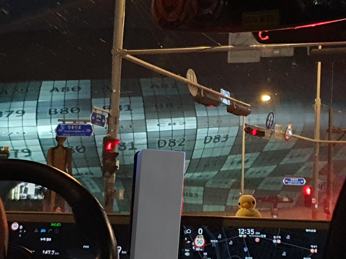 DDP에 UV맵이 보이길래 내가 드디어 미친건가... 싶었는데 진짜로 매핑중이구나...