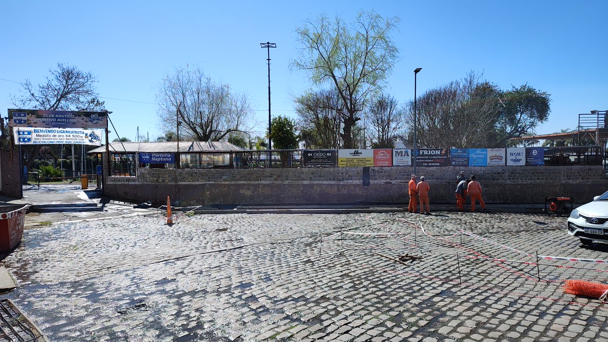 OBRAS EN MARCHA 🚧👷

Frente al Club Náutico Sportivo Avellaneda estamos avanzando en un nuevo ingreso que mejora la transitabilidad de vecinos y vecinas del barrio.

Además, acompañamos la preparación del club para los Juegos Argentinos de Alto Rendimiento JADAR2025 🙌🏊