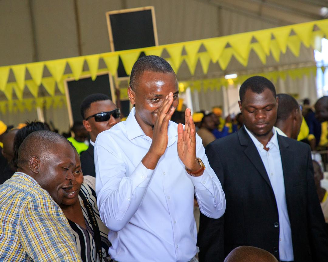 Breaking, the youth at Kololo independence grounds have unanimously agreed to vote for young blood for Blaise Kamugisha  for National Vice chairperson western Region! <a href="/BlaiseK_Ug/">Blaise Kamugisha</a> 
#NRMDelegatesConference 
#ProtectingTheGains