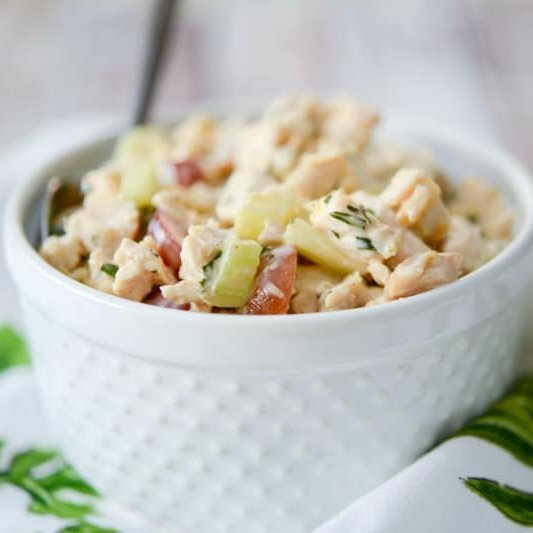 CarriesExpKtchn's tweet image. Panera Bread copycat recipe for Napa Almond Chicken Salad made with tender white meat chicken, slivered almonds and grapes in a honey lemon herb mayonnaise .

Recipe: carriesexperimentalkitchen.com/napa-almond-ch…
#chickensalad #sandwiches #CopycatRecipe