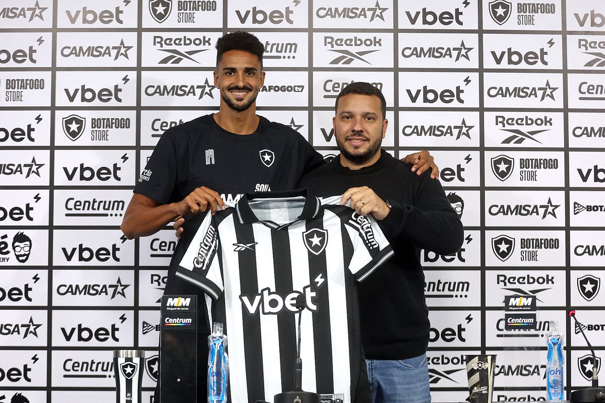 𝑶 𝑪𝑨𝑴𝑰𝑺𝑨 9️⃣ 𝑻𝑨́ 𝑵𝑨 𝑪𝑨𝑺𝑨! 🇪🇸🌟

Ao lado de Alessandro Brito, Diretor de Gestão Esportiva, o atacante foi oficialmente apresentado em coletiva na Sala de Imprensa do Estádio Nilton Santos! Seguimos juntos por mais, meu centroavante! 🌟👊🏽  VAMOOOOO 🔥 🔥