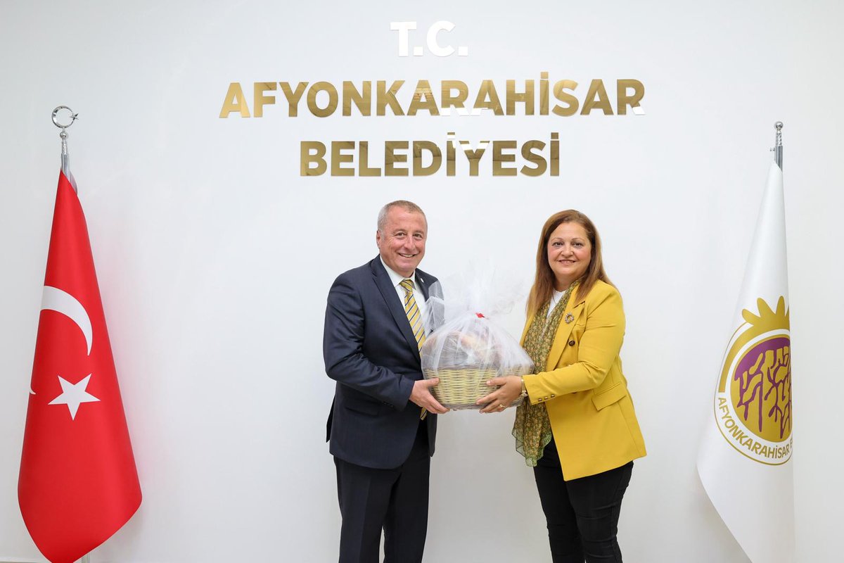 Av. Hakan Şeref OLGUN (@_hakanolgun) on Twitter photo 📍 Afyonkarahisar
İYİ Parti Grup Başkanvekilimiz <a href="/SBugraKavuncu/">Buğra Kavuncu</a> ile birlikte Afyonkarahisar Belediye'sini ziyaret ettik.
Belediye Başkanımız <a href="/burcukoksal03/">BURCU KÖKSAL</a> ve Cumhuriyet Halk Partisi İl Başkanı <a href="/farukduhachp/">Faruk Duha Erhan</a> ile samimi bir ortamda gerçekleşen görüşmemizde, Afyonkarahisar’ın 📍 Afyonkarahisar
İYİ Parti Grup Başkanvekilimiz <a href="/SBugraKavuncu/">Buğra Kavuncu</a> ile birlikte Afyonkarahisar Belediye'sini ziyaret ettik.
Belediye Başkanımız <a href="/burcukoksal03/">BURCU KÖKSAL</a> ve Cumhuriyet Halk Partisi İl Başkanı <a href="/farukduhachp/">Faruk Duha Erhan</a> ile samimi bir ortamda gerçekleşen görüşmemizde, Afyonkarahisar’ın