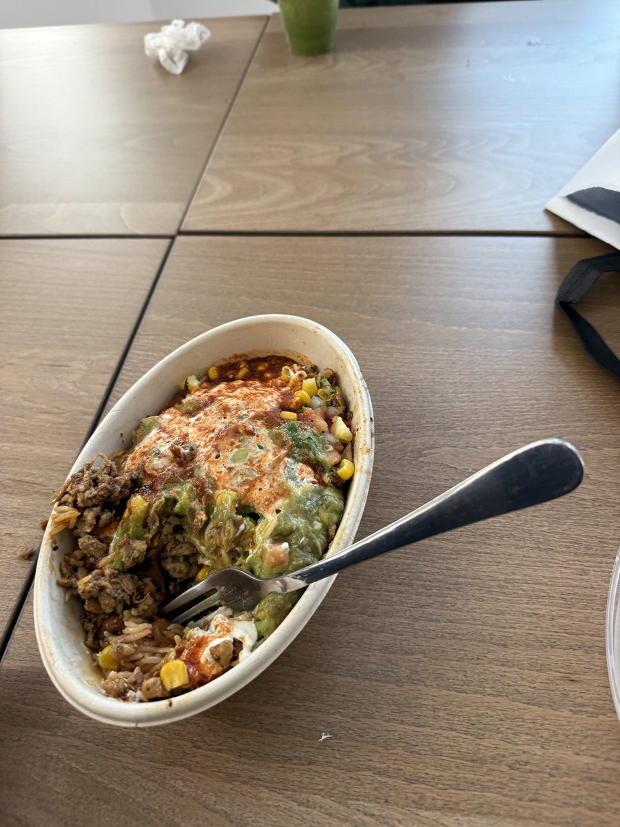 Pavel_Asparagus's tweet image. Travis Kalanick’s corporate catering service is insanely good

Their cloud kitchen faux chipotle is better than chipotle

Delivery is at the exact same time every day without fail

Cheaper than competition

TK is a beast man