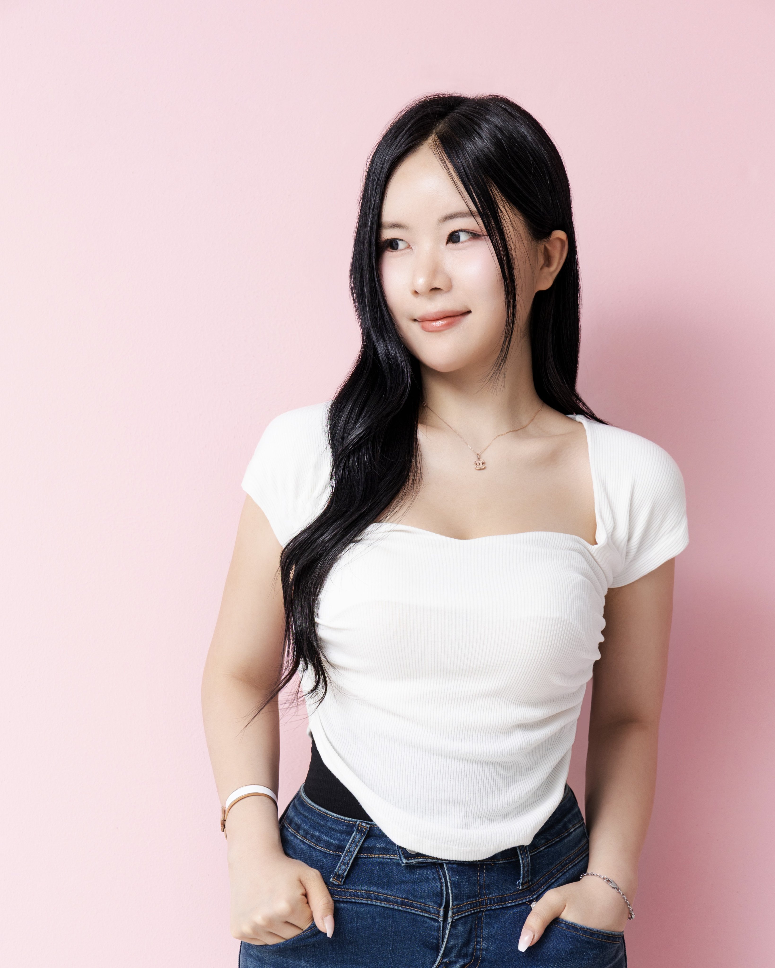 GzShwJvaAAEGg_K?format=jpg&name=4096x4096