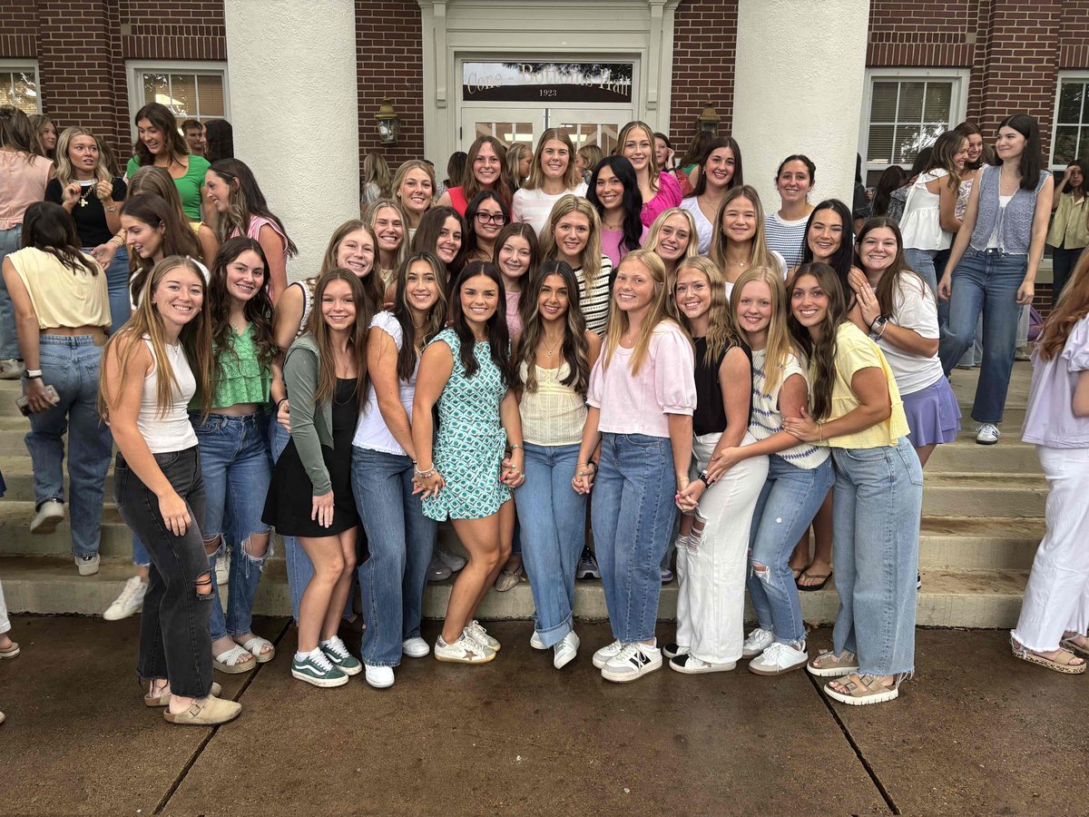 Tiger Softball on our first day of school!

#RollTigs 🐯