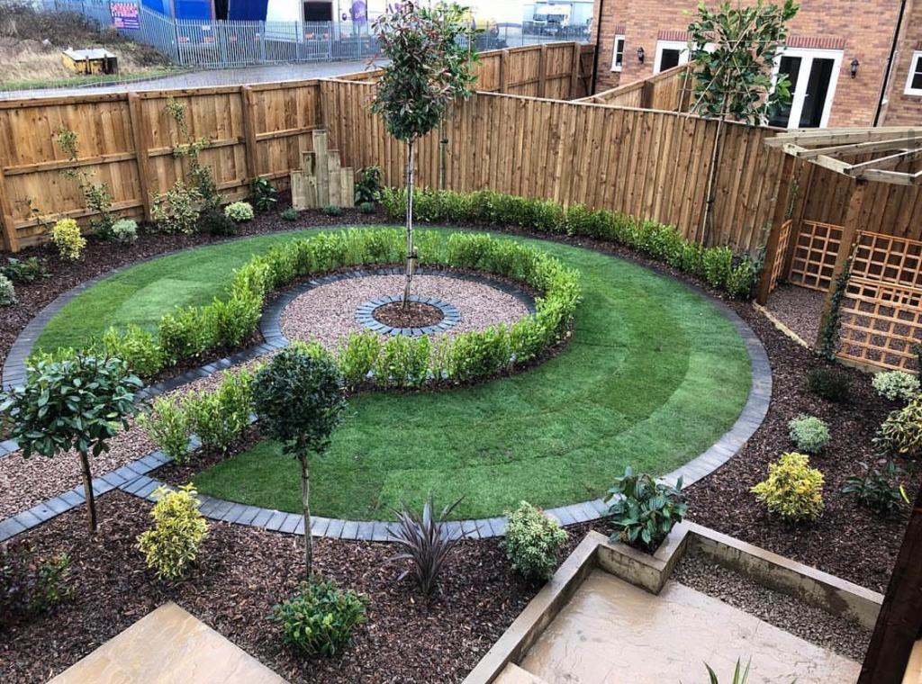 Stunning garden design completed in Regal Turf  

#Regalturf #LandscapeDesign #GardenGoals #OutdoorLiving #BeautifulGardens #LandscapingIdeas #GardenDesign