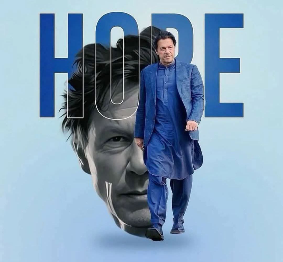 راہ میں قَصر بھی، مَعبد بھی، چمن زار بھی تھے
کِن خرابوں سے گُزر کر تِرے گَھر تک پہنچے