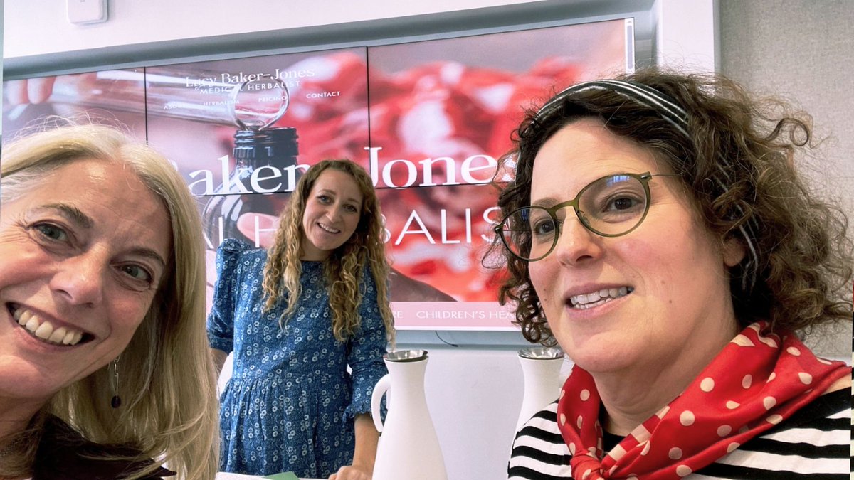 Thanks to our landlord, The Crown Estate, Miriam Spero and Tania Austin from our team enjoyed a tea blending workshop at One Heddon Street recently, which explored the benefits of different blends for wellbeing.
#Community #CrownEstate #WorkplaceWellbeing