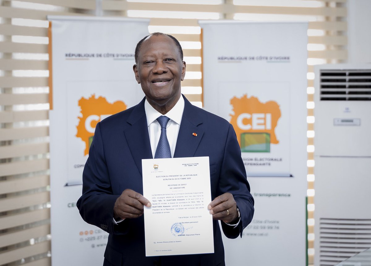 BenMourlaye's tweet photo. « Ma candidature s’inscrit donc dans cet esprit de responsabilité et de respect de l’état de droit ». Alassane Ouattara, lors du dépôt de sa candidature ce 26 Août à la CEI. https://t.co/w7GMIFAVDp