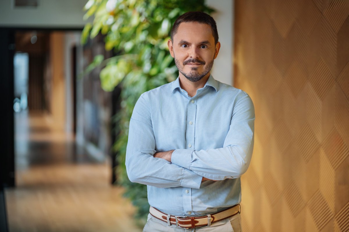 “Kluczowym wydarzeniem z punktu widzenia firmy bp było ogłoszenie nowej strategii „Reset bp”, która ma na celu głęboką restrukturyzację całej organizacji w kierunku poprawy jej efektywności, wyników finansowych i budowy długoterminowej wartości dla akcjonariuszy. W 2Q 2025