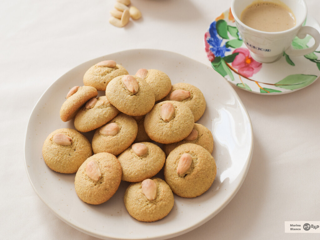 Amarguillos de almendra, el dulce tradicional que te recordará a las meriendas en casa de la abuela

➡️ directoalpaladar.com/postres/amargu…
