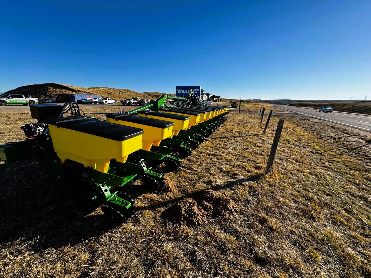 FarmReign tweet media