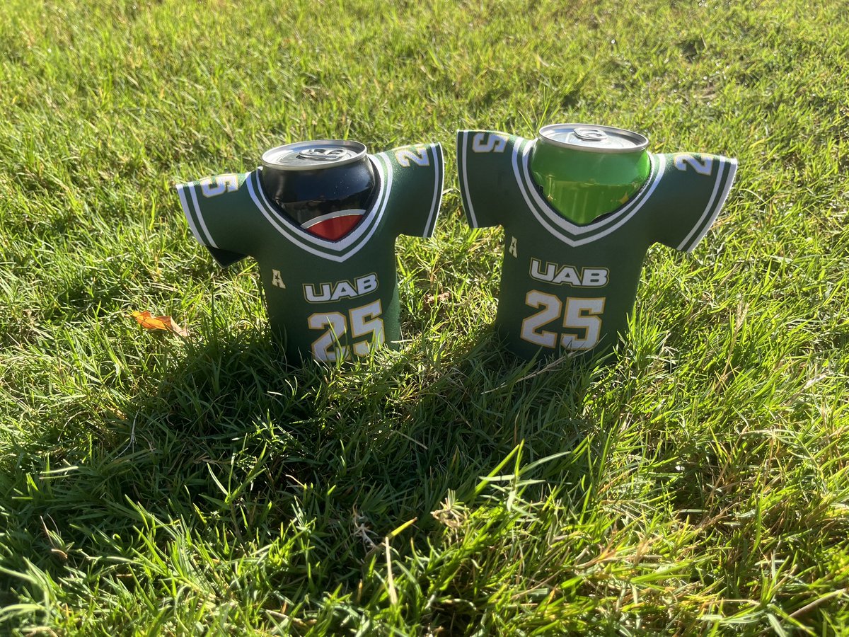 UAB_Athletics's tweet image. 🏈 Party at Protective - Thursday! 

🍻 $5 domestics (21+)
🆓 Jersey Koozies for @UABNews students
⏰ 7:30 pm kickoff 

#WinAsOne | 🎟️: uabsports.com/tickets