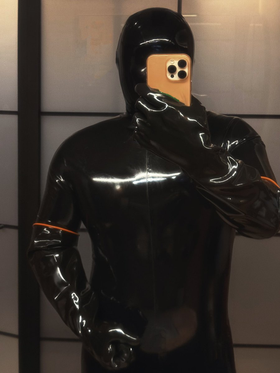 Jrake0610's tweet photo. 🧤 https://t.co/XeMVb1yrFi