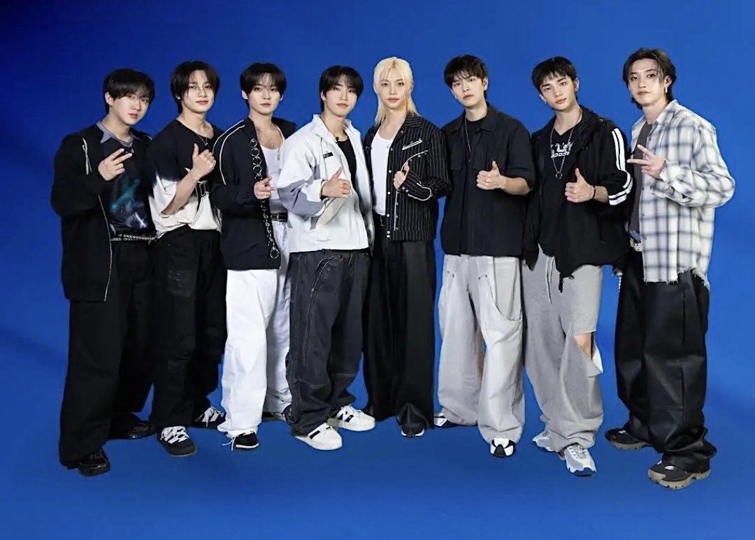 Stray Kids Chart Data (@skzchartdata) on Twitter photo "CEREMONY" becomes the fastest M/V by a JYPE group released in 2025 to surpass 30M views!
#1 #CEREMONY — 4d 11h 🆕🏆
#2 This Is For — 20d
#3 Know About Me — 55d
#4 O-RLY — 60d
<a href="/Stray_Kids/">Stray Kids</a> #StrayKids #스트레이키즈 "CEREMONY" becomes the fastest M/V by a JYPE group released in 2025 to surpass 30M views!
#1 #CEREMONY — 4d 11h 🆕🏆
#2 This Is For — 20d
#3 Know About Me — 55d
#4 O-RLY — 60d
<a href="/Stray_Kids/">Stray Kids</a> #StrayKids #스트레이키즈
