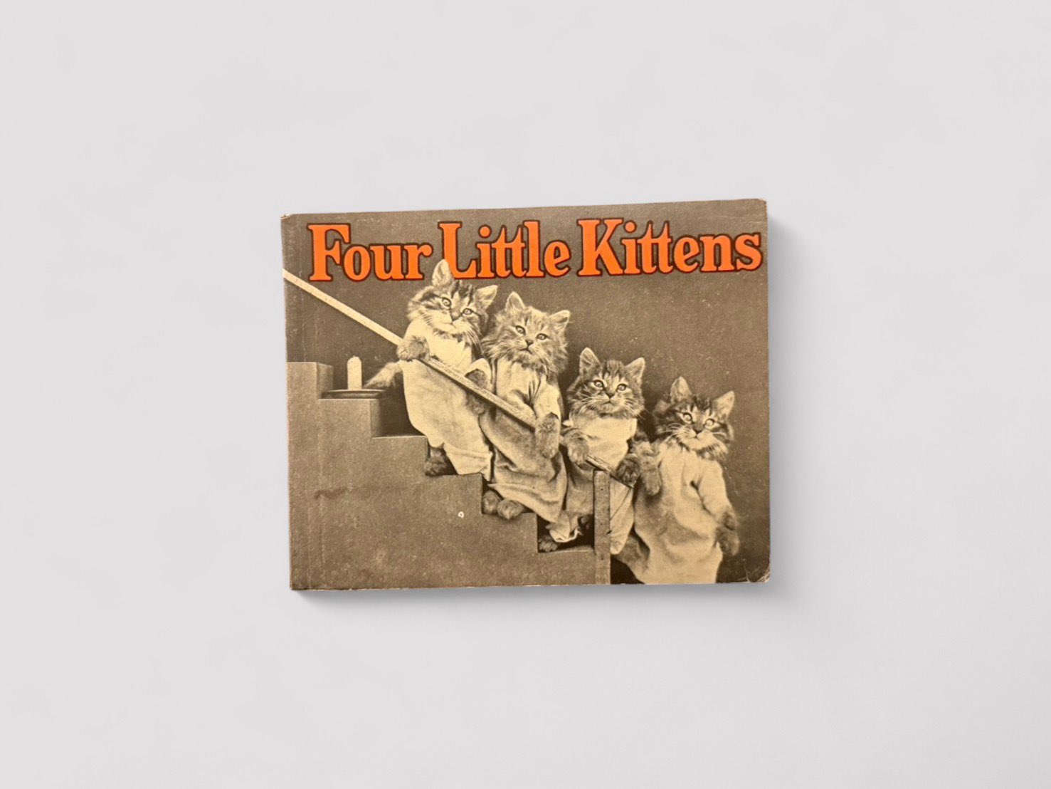 【Familyさま】* vintage souvenir book ❀ 小さな本 KITAZAWA BOOKSTORE/北澤書店 on X: 