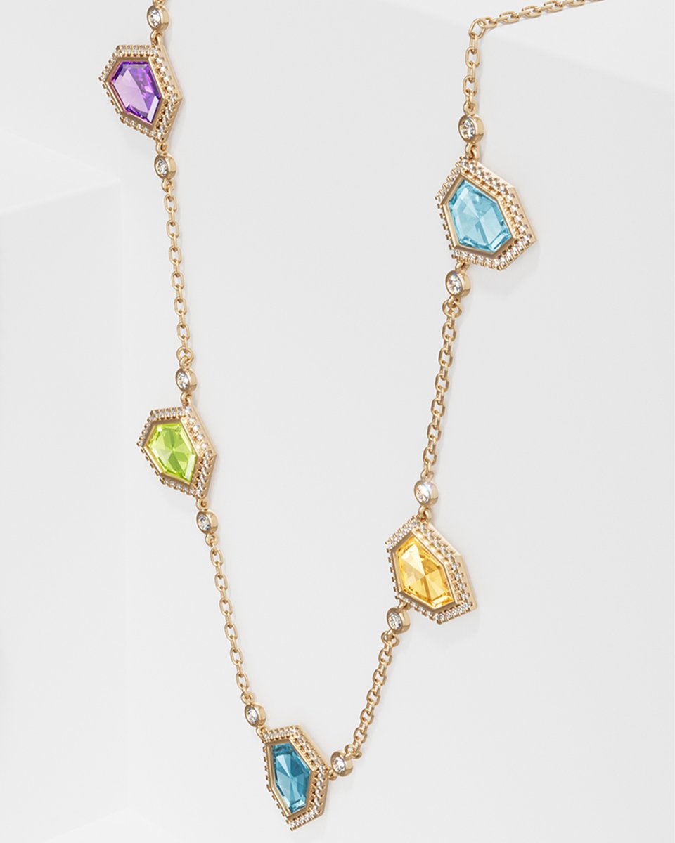 DamasJewellery's tweet image. Stack your story, your way — vibrant gemstones and bold shapes that celebrate heritage in joyful layers. Discover the art of stacking with Spring by Damas.

Available in-stores and online. 

#ColoursOfSpring #SpringByDamas #DamasJewellery #HouseOfJewelleryDesign #summerWithDamas