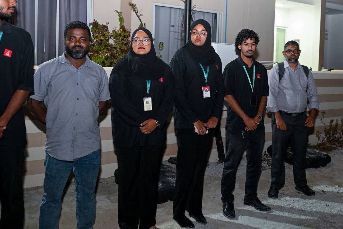President Dr <a href="/MMuizzu/">Dr Mohamed Muizzu</a> attends the groundbreaking ceremony of <a href="/bankofmaldives/">Bank of Maldives</a> Business Centre in Kulhudhuffushi City. The business centre will strengthen financial services and cater to the growing needs of the community. 

#RayyithunGaathah #HaaDhaaluAtollVisit
