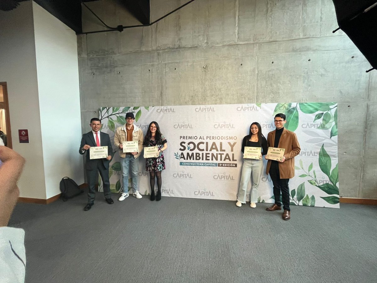 CAMACOLBOGOTA's tweet photo. ¡Felicitaciones a los 4 ganadores del Premio al Periodismo Social y Ambiental de #ConstructoraCapital! 🌿📰 Gracias por inspirar con sus historias que transforman.
#PeriodismoConPropósito
@ConexionSabana
@elpaiscali
@BluRadioCo
@elcolombiano https://t.co/p6oWc8U5A2