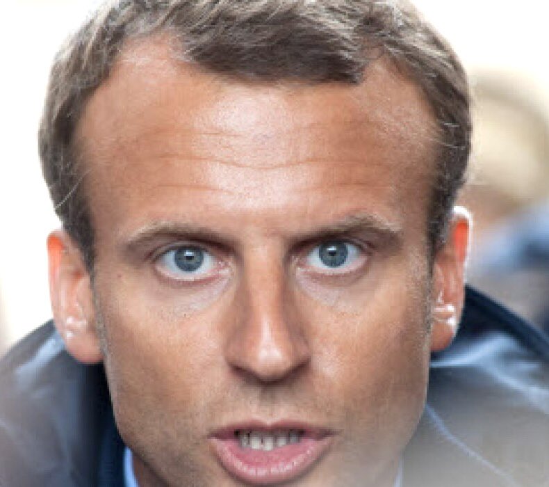 Folie ! ⤵️

#Macron veut sa guerre !

Ce soir, le Canard Enchaîné vient de révéler que le ministère de la Santé a demandé aux hôpitaux de se « tenir prêts » à accueillir des milliers de soldats blessés en cas de « guerre en Europe » !

Une note datée du 18 juillet demande aux