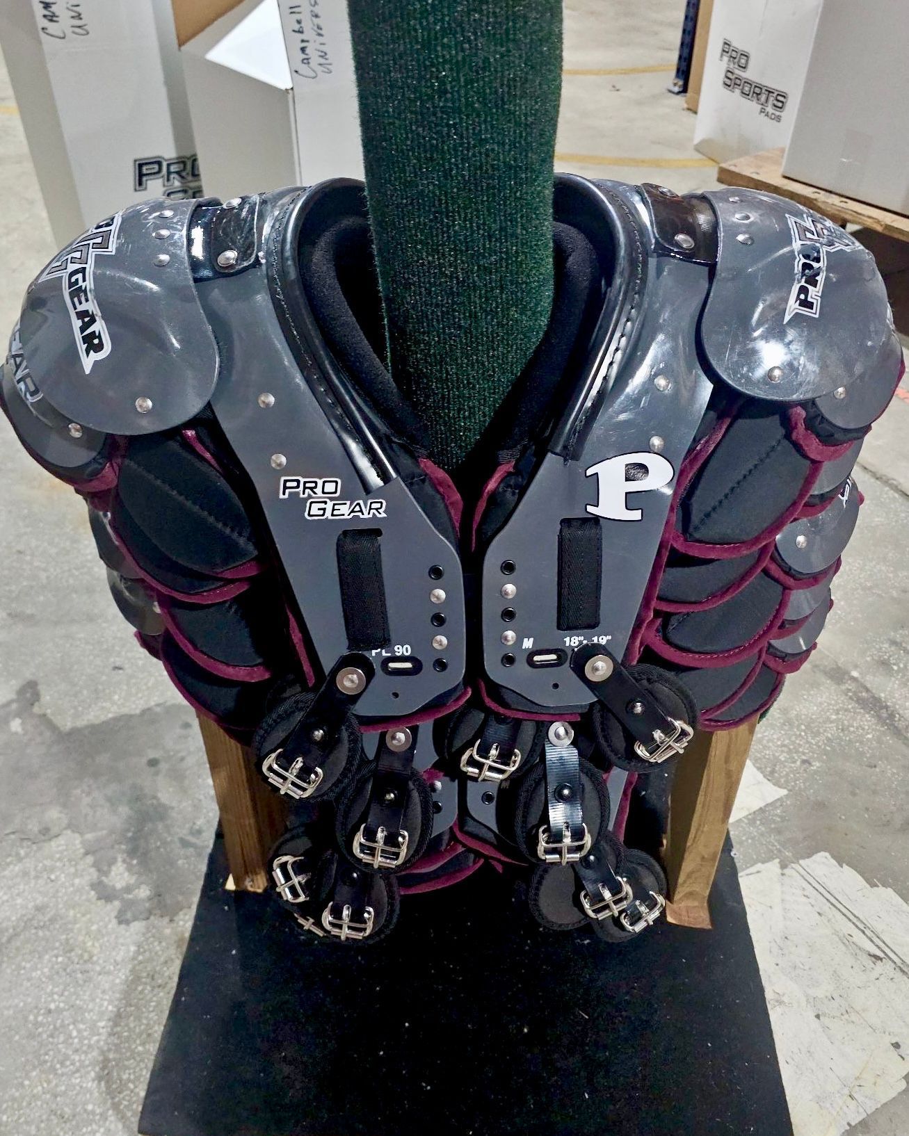 【最終値下げ】アメフト　ショルダー　PRO GEAR 最終値下げ】アメフト ショルダー PRO GEAR（アメフト