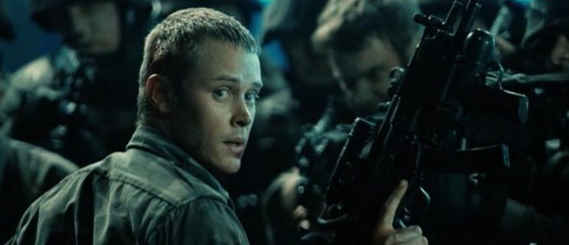 GordoPickett's tweet image. 🖤 Happy Thursday! 🖤

Here&apos;s Michael as vampire Frankie Dalton in the film Daybreakers (2009). 🧛‍♂️🔫🩸

#MichaelDorman #daybreakers #frankiedalton #Vampires