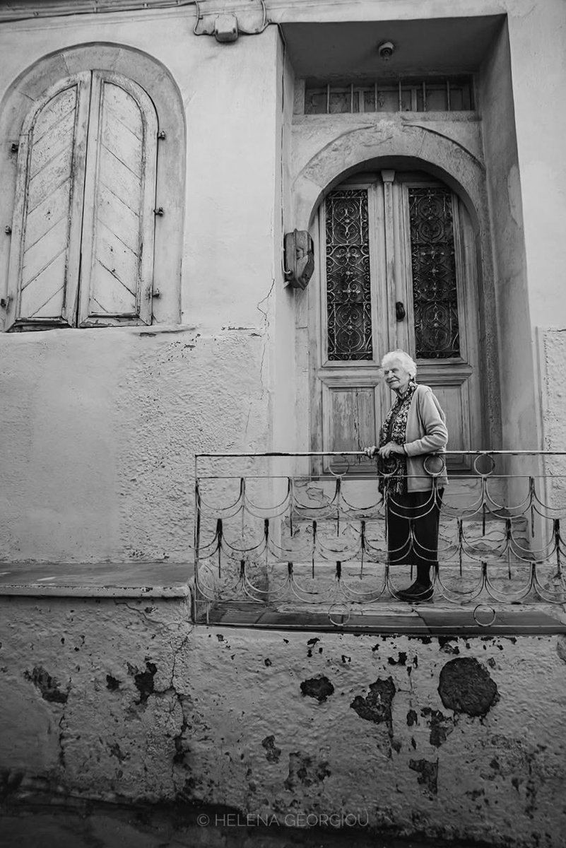 Frau_Nikon's tweet image. #Greece #Samos #streetphotography