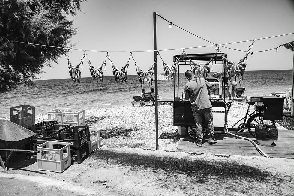Frau_Nikon's tweet image. #Greece #Samos #streetphotography