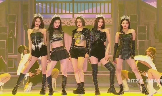 Before KPOPPED drops, here’s a thread on ITZY — One of the best performing group ever.