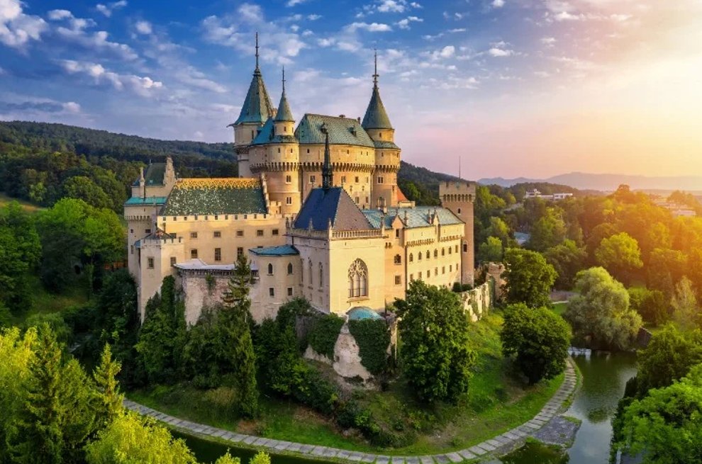 Bojnice Castle, located in Bojnice, Slovakia, is a beautiful Romanesque castle with elements of Gothic and Renaissance styles built in the 12th century. It served as the home of Hungarian nobles until 1907, when it was repurposed as an art and sculpture museum. #WhiteExcellence
