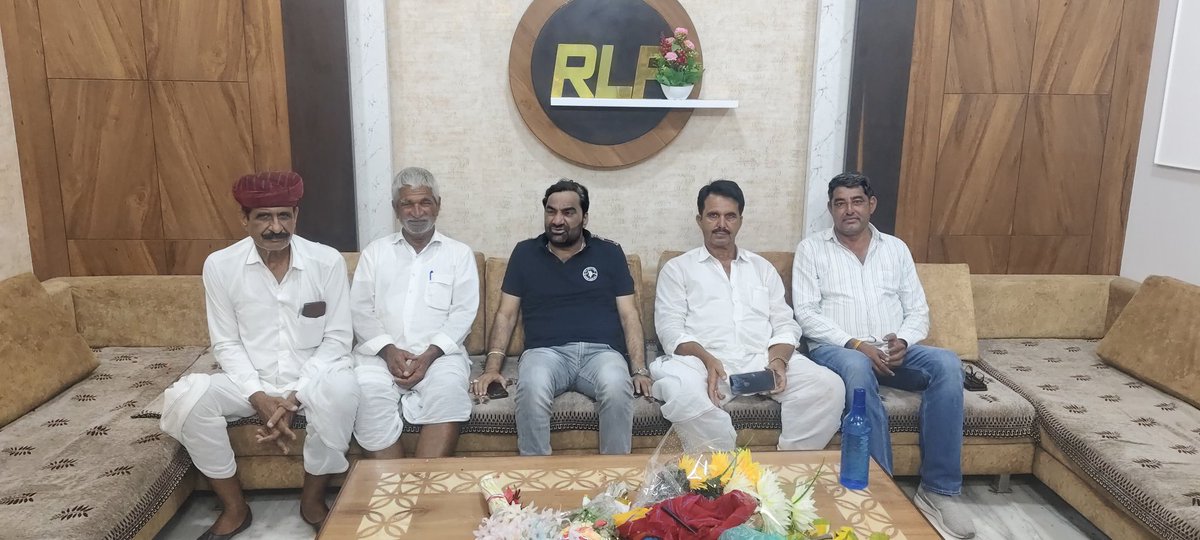 hanumanbeniwal's tweet image. नागौर संसदीय क्षेत्र की खींवसर विधानसभा में स्थित लोक देवता तेजाजी महाराज की जन्मस्थली खरनाल में आगामी तेजा दशमी को आयोजित होने वाले तेजाजी के मेला महोत्सव को लेकर अखिल भारतीय वीर तेजा जन्म स्थली संस्थान, खरनाल के अध्यक्ष श्री सुखराम खुड़खुड़ीया,कोषाध्यक्ष श्री भंवराराम धौलिया व…