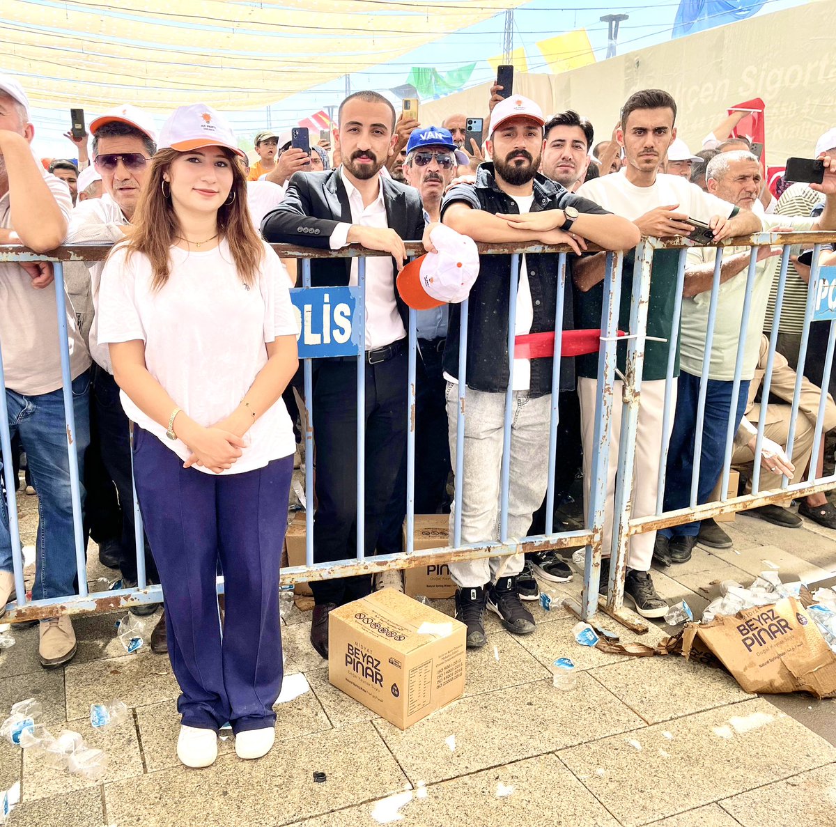 Mehmet Süzen (@mehmet_suzen63) on Twitter photo 📍Malazgirt 🙋🏻♂️
Kutlu zaferin 954. yıl dönümünde aynı yerde, aynı ruhla buradayız!
Cumhurbaşkanımız Sayın <a href="/RTErdogan/">Recep Tayyip Erdoğan</a>'ın katılımlarıyla Malazgirt Zaferi'nin 954. Yıl Dönümü Kutlama Programı'nda şanlı destanımızı yad ettik. 📍Malazgirt 🙋🏻♂️
Kutlu zaferin 954. yıl dönümünde aynı yerde, aynı ruhla buradayız!
Cumhurbaşkanımız Sayın <a href="/RTErdogan/">Recep Tayyip Erdoğan</a>'ın katılımlarıyla Malazgirt Zaferi'nin 954. Yıl Dönümü Kutlama Programı'nda şanlı destanımızı yad ettik.