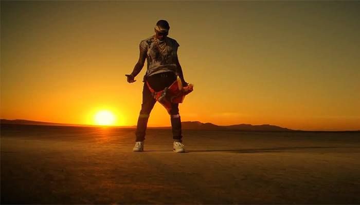 MagicHandz's tweet image. Chris Brown has been featured on 381 songs in the past 20 years. He’s the go to guy for the hit songs and you can’t tell me he’s not one of the hardest working artist in the business. That’s exactly why he’s now the 4th biggest R&amp;amp;B/Hop-Hop artist of the 21st century. #BREEZY