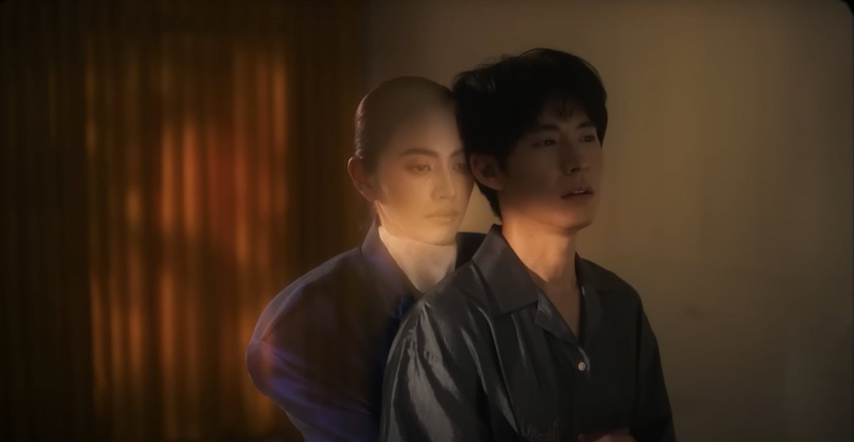 แปลกใหม่ ตลกร้าย เซอไพรส์หลายสิ่งเลยล่ะ หนังแฝงประเด็นหนัก ๆ ในบ้านเราไว้มากมายและเสียดสีได้อย่างเจ็บแสบ การกำกับ การแสดง งานภาพ งานอาร์ต คอสตูมใด ๆ โดดเด่นทั้งหมด ประทับใจงานอาร์ตมากกก ได้ดูงานดี ๆ ในหนังไทยแบบนี้แล้วแฮปปี้มากค่ะ #ผีใช้ได้ค่ะ