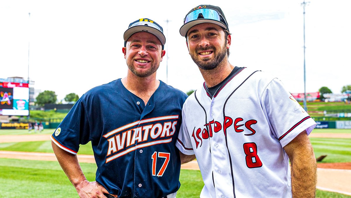 Gators forever 🐊

<a href="/colbyhalter/">Colby Halter</a> 🤝 <a href="/Sterlin_26/">Sterlin Thompson</a>