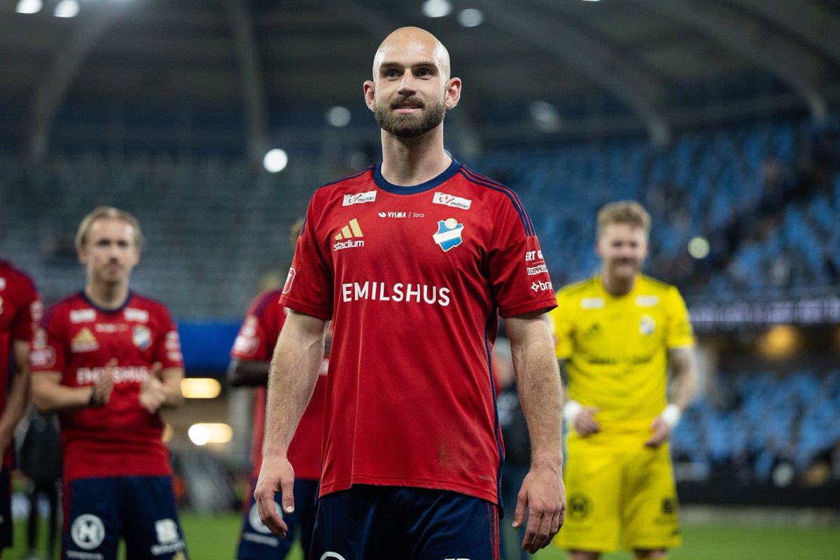 🔴🔵 Lystring Östersupportrar!📣

Imorgon efter lunch är det finfrämmat i poddstudion när Sebastian ”Mr 100” Starke Hedlund gästar ARPÖ!

Har ni några frågor till mittbacken? Hör mer än gärna av er!🙏