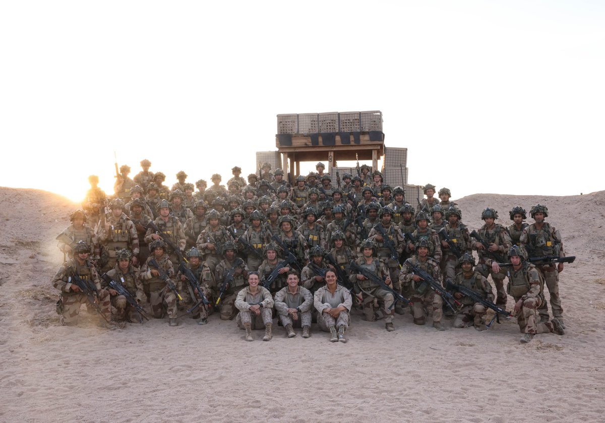 2eEtranger's tweet photo. « Thanks for your service »… et bon retour en France à nos guerriers. #Interarmées #ExerciceMilitaire #MilitaryPartnership #CombatTraining https://t.co/22jbyK6PrK