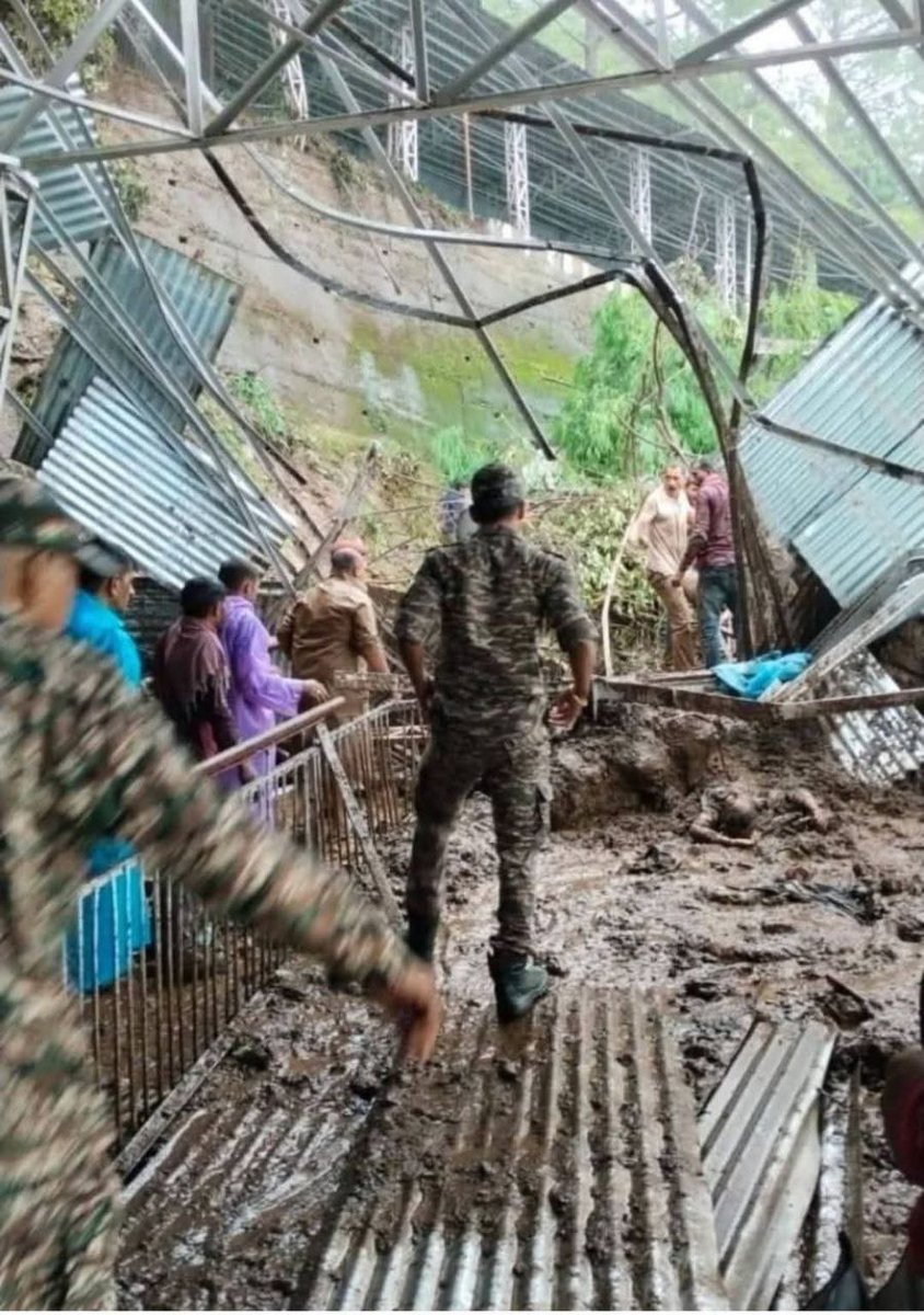 GPoliticshub's tweet image. ⚓ “India &amp;amp; Japan Launch ‘UNICORN’ — A Game-Changer for Naval Power?”

Foreign Secretary says India-Japan working on Project UNICORN to develop radar masts for Indian Navy. DRDO &amp;amp; Japan’s ATLA also in talks; ship maintenance in India explored.

#IndiaJapan #ProjectUNICORN