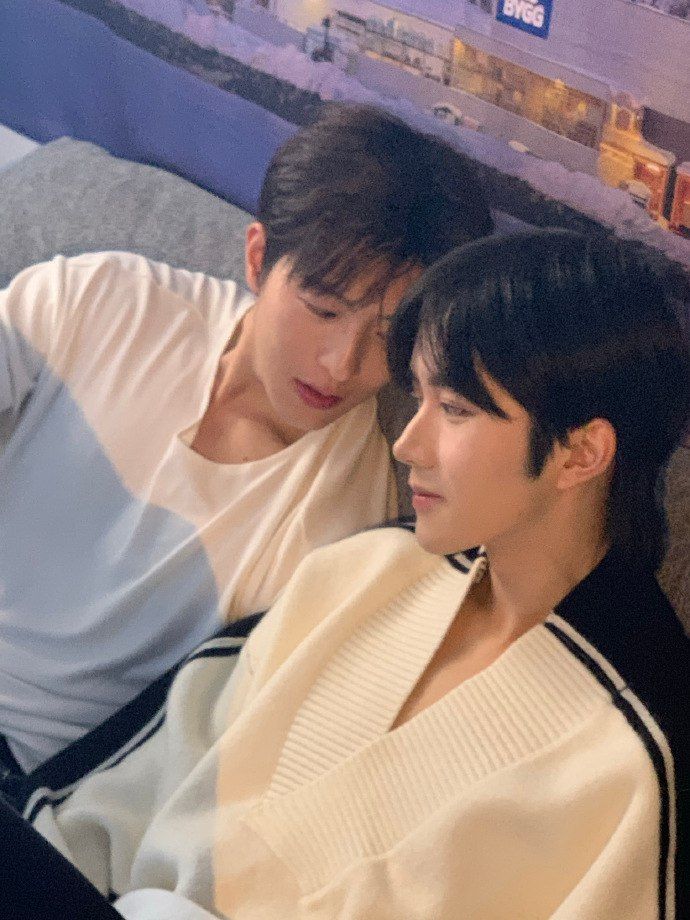#HuaSheng &amp;  #ShenGao AU 

Where Shaoyou and Wenlang are besties and they try to help each other to get the men they love

but Hua Yong &amp; Gao Tu are also besties and they've decided to reject them over &amp; over again just because they have fun being chased? 

#DesireTheSeries