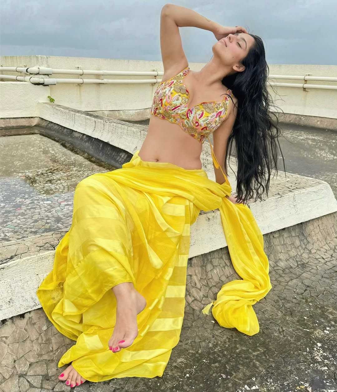 GzSuwxuW4AE5RcI?format=jpg&name=large