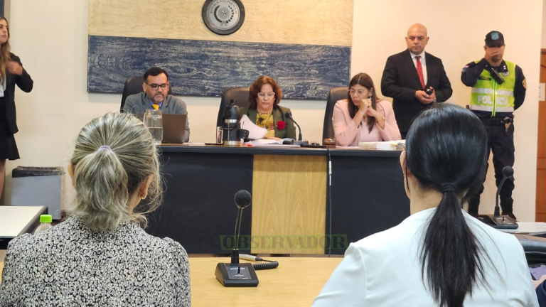 observapy's tweet photo. [AVANCE]🟩El Tribunal de Apelación en lo Penal, Primera Sala, confirmó la sentencia por la cual fueron condenadas la odontóloga Lilia Graciela Espinoza a 4 años, y la bioquímica Sandra Natalia Hermosa a 3 años de cárcel, por la muerte de Sol Chávez a causa de una sobredosis de flúor.