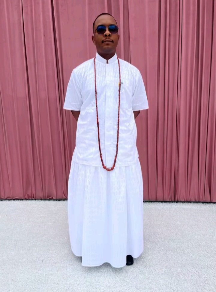 🍃©EDO LITES™🌴 (@edolites) on Twitter photo To promote your cultural heritage is to wear your identity with pride, not shame. It is to speak your language with confidence, not to bury it beneath foreign accents.
Edo is royalty, Edo Odion. Oba gha tor kpere, ise!
Benin Chief, Iyare Ehondor <a href="/iyareehondor/">Iyare Ehondor</a> To promote your cultural heritage is to wear your identity with pride, not shame. It is to speak your language with confidence, not to bury it beneath foreign accents.
Edo is royalty, Edo Odion. Oba gha tor kpere, ise!
Benin Chief, Iyare Ehondor <a href="/iyareehondor/">Iyare Ehondor</a>