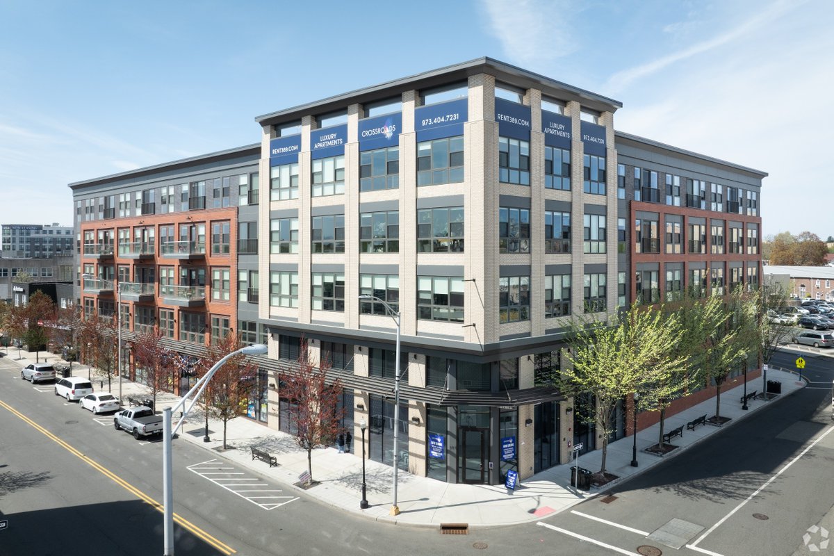 The Hampshire Companies + Cannon Hill Capital Partners have refinanced Crossroads 389 in Hackensack, NJ. This 82-unit community offers modern residences + amenities designed for today’s lifestyles. Thanks to Cushman &amp; Wakefield for securing the financing! hubs.ly/Q03FDVqS0