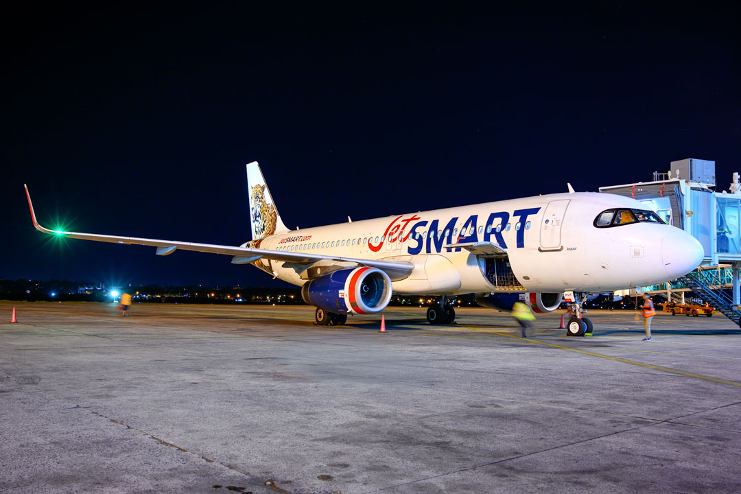 ¿😭Sin entrada para ver a Paraguay 🇵🇾 vs Ecuador 🇪🇨 y te sobran diemil🤑?
¡Tranqui! Con JetSmart encontrás precios promo para volar entre Asunción y Buenos Aires. ¿Que te parece disfrutar el partido en uno de los bares de Puerto Madero?

Para más info: aeronauticapy.com/2025/08/26/sma…